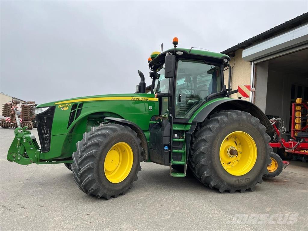 John Deere 8345R Traktorit