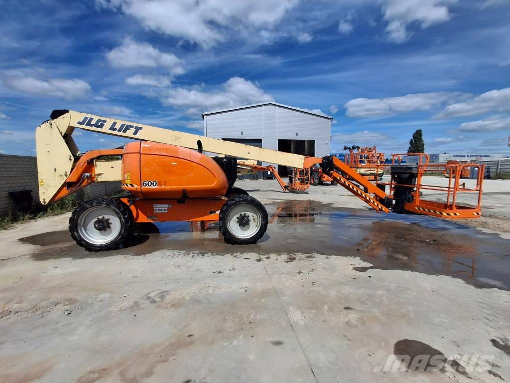 JLG 600AJ Kuukulkijat