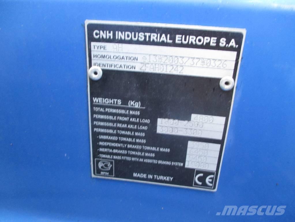 New Holland T 4.65 Traktorit