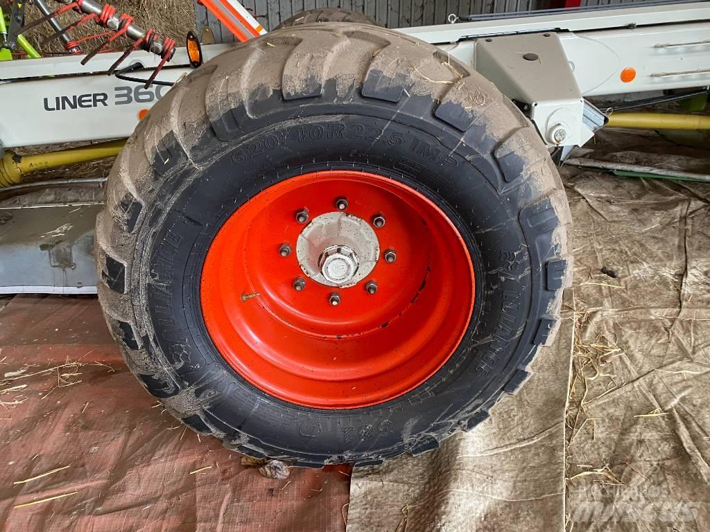 CLAAS Liner 3600 Pöyhimet ja haravat