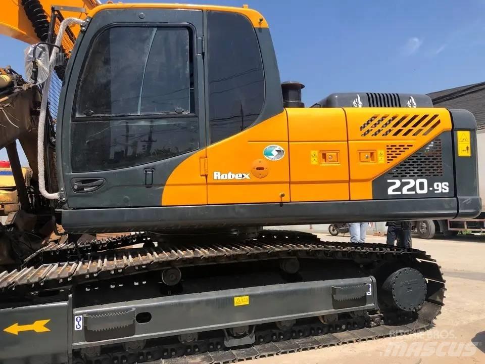 Hyundai R220-9s Telakaivukoneet
