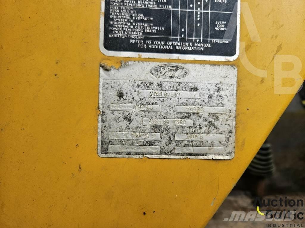 Ford 550 Kaivurikuormaajat