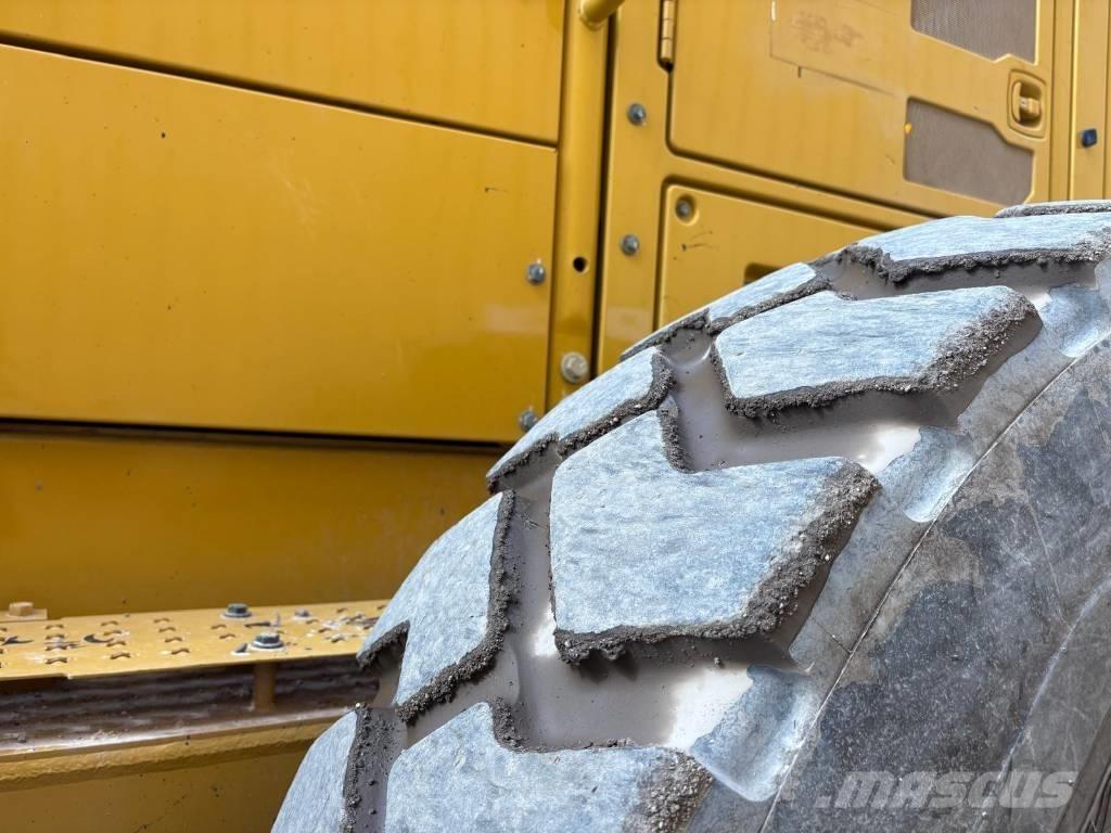 CAT 150 Tiehöylät