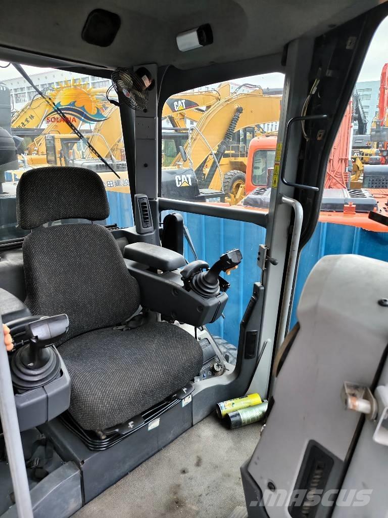 CAT 160 M Tiehöylät