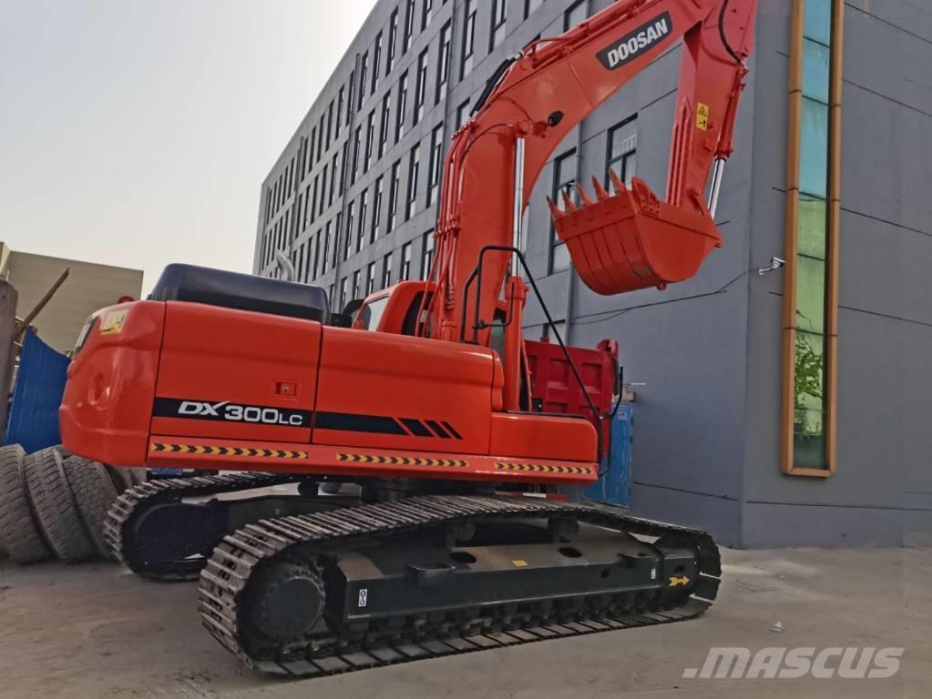 Doosan DX 300 Telakaivukoneet