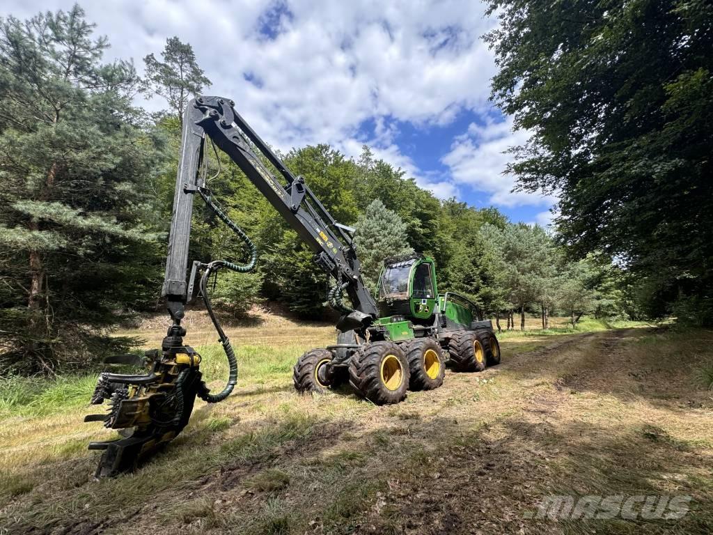 John Deere 11 70 G Harvesterit