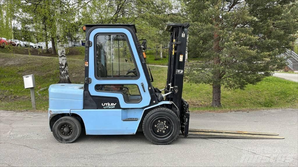 Utilev UT 30 PD Dieseltrukit
