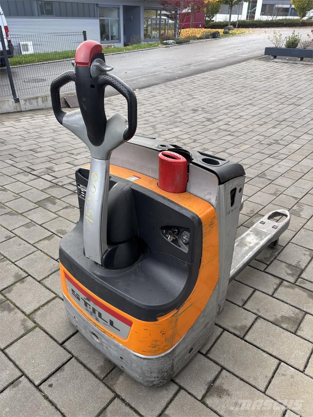 Still EXU16 Käyden ajettavat pinoamistrukit