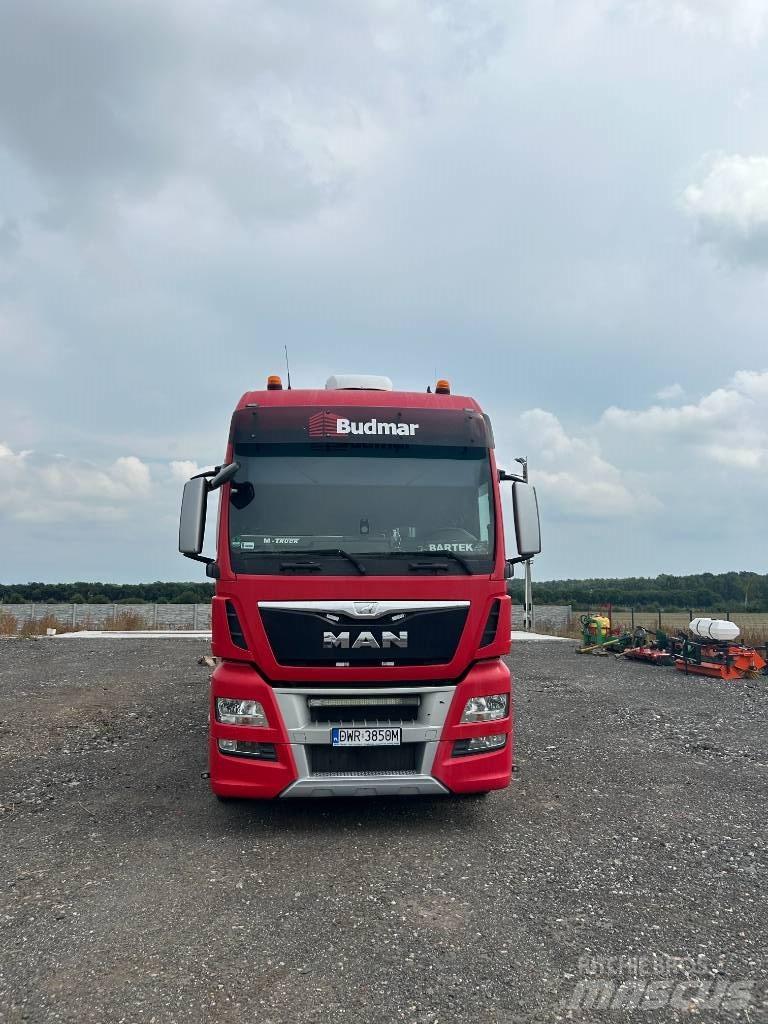 MAN TGX 18.480 XLX Vetopöytäautot