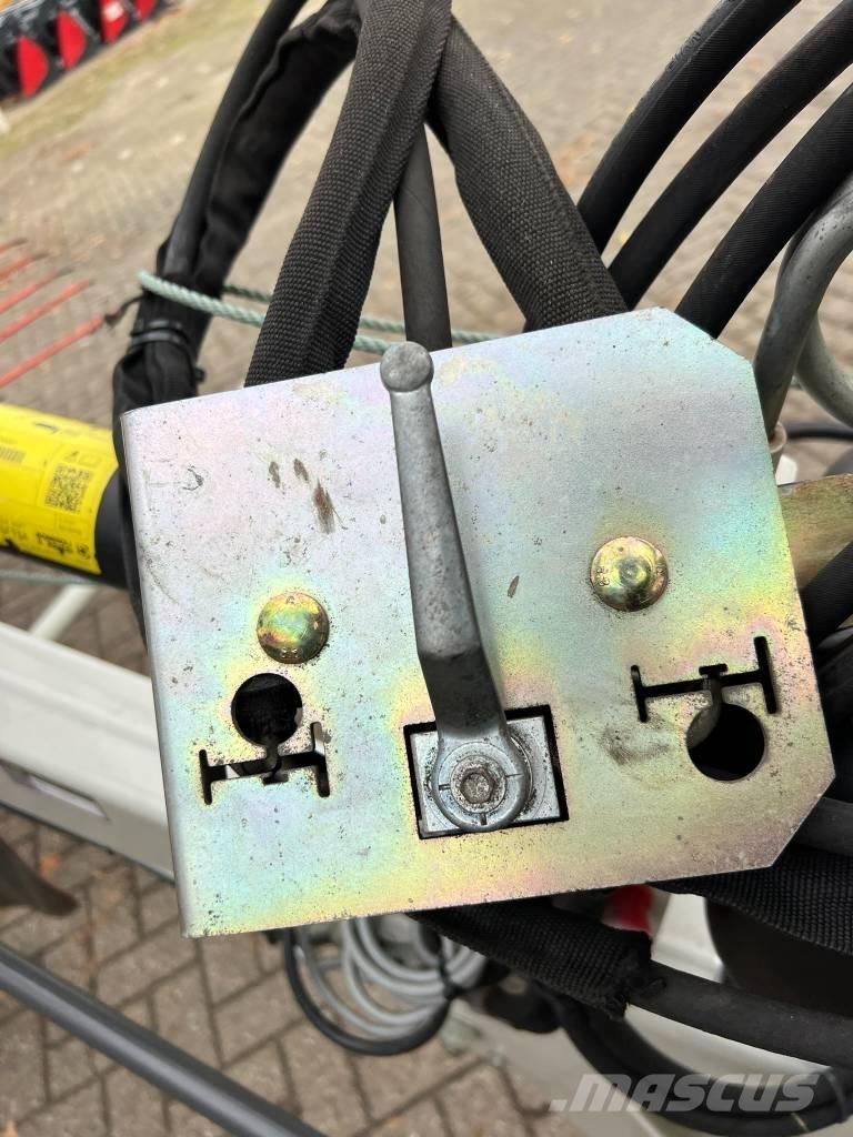 CLAAS Liner 2900 Karhottimet