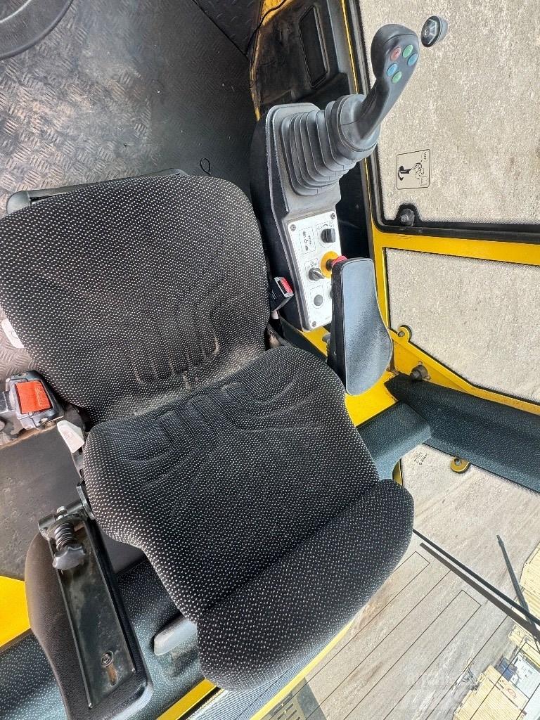 Bomag BW 216 D H-4 Yksivalssijyrät