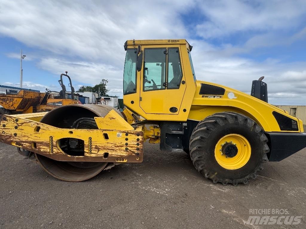 Bomag BW 216 D H-4 Yksivalssijyrät