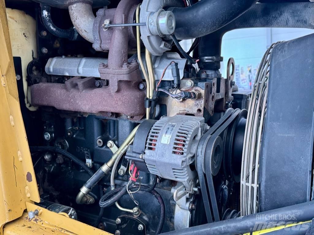 CAT 432 D Kaivurikuormaajat