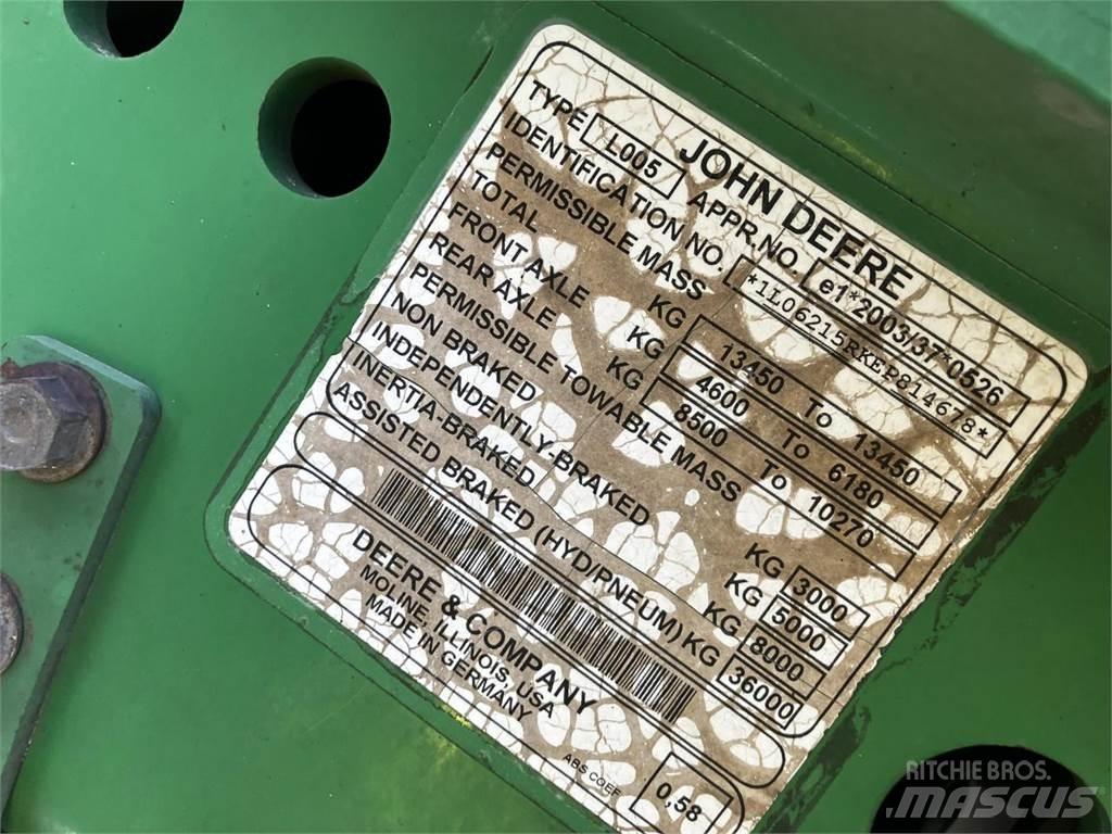John Deere 6215R Traktorit