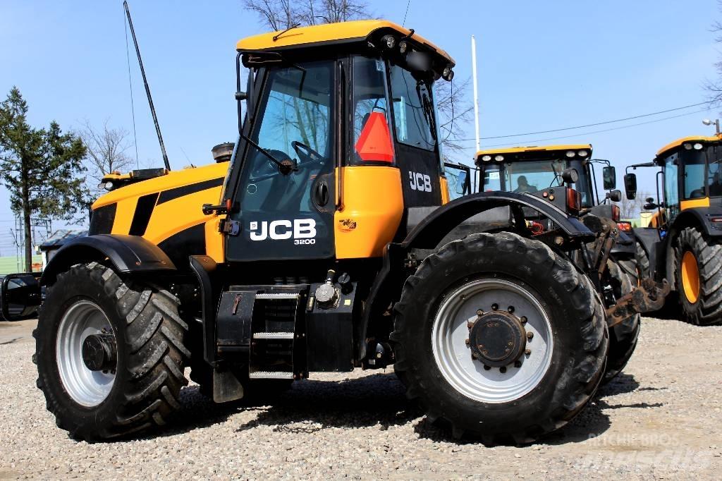 JCB Fastrac 3200 Traktorit
