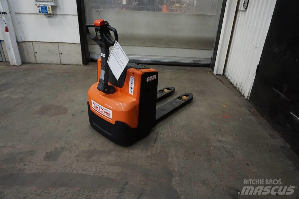 Toyota LWE180 Lavansiirtotrukit