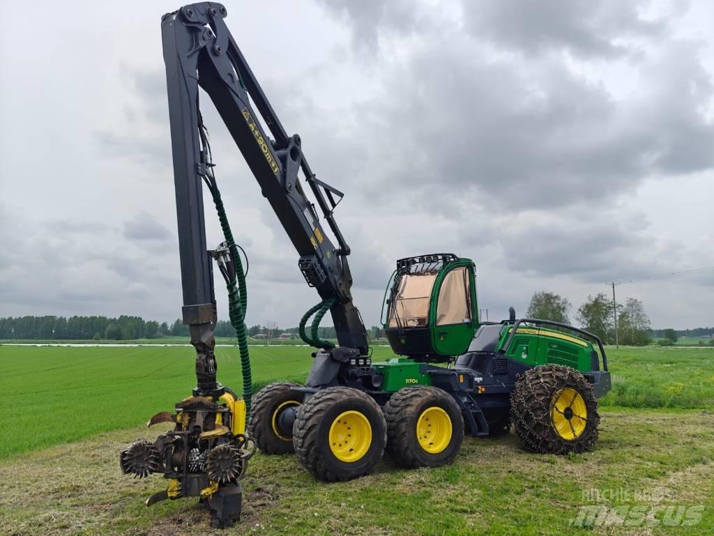 John Deere 1170 G Harvesterit