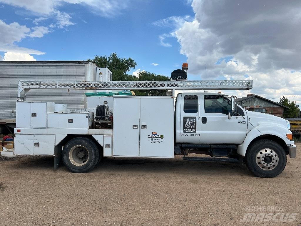 Ford F 750 XL Tienhoitoautot
