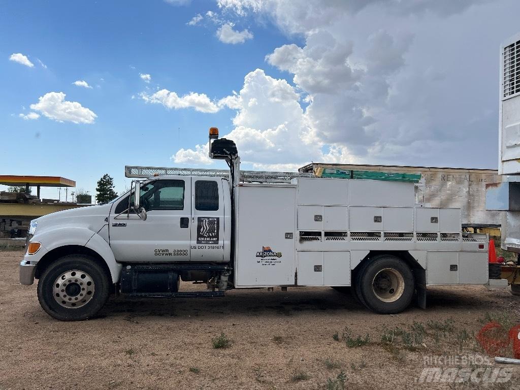 Ford F 750 XL Tienhoitoautot