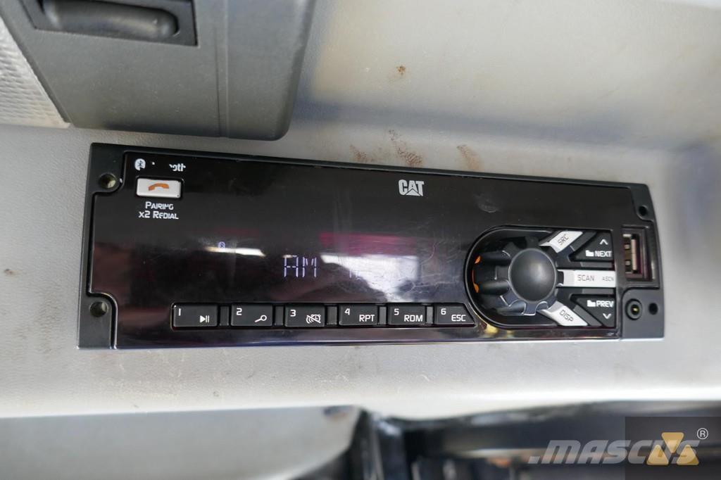 CAT D9T Telaketjupuskutraktorit