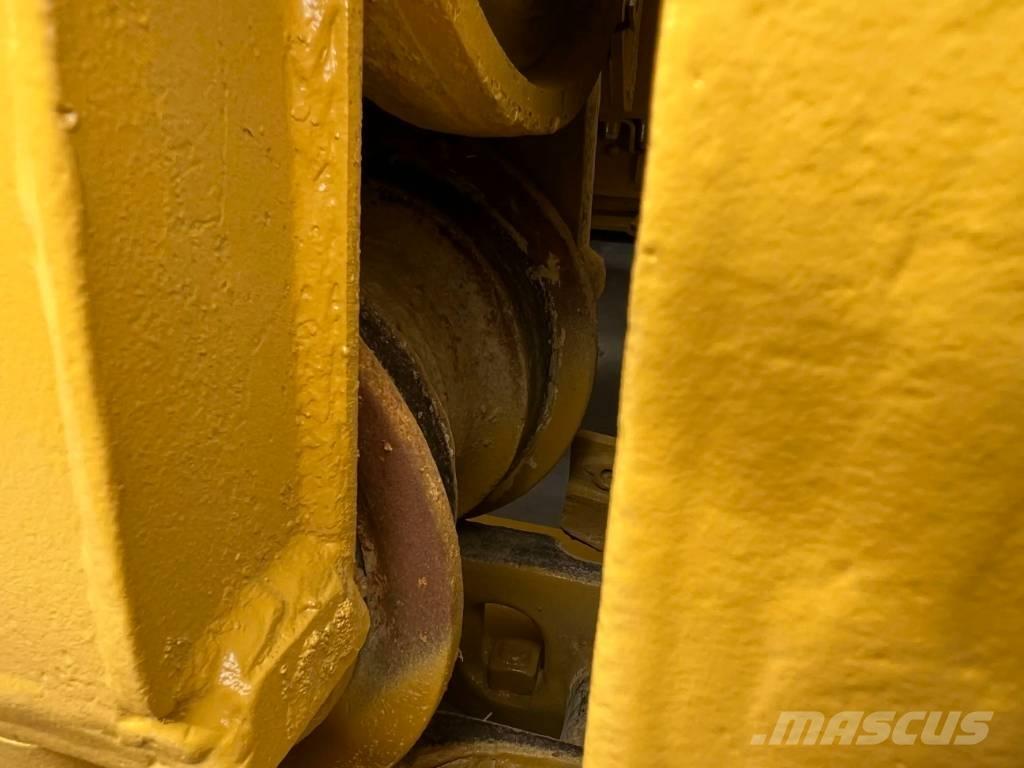 CAT D6H XL Telaketjupuskutraktorit