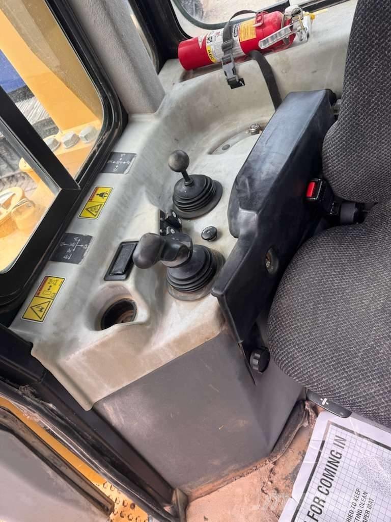 CAT D 7 R XR II Telaketjupuskutraktorit