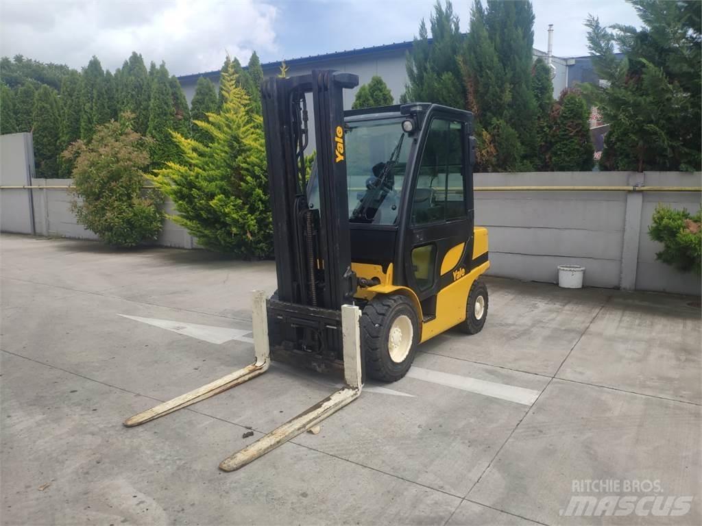 Yale GDP30VX Dieseltrukit
