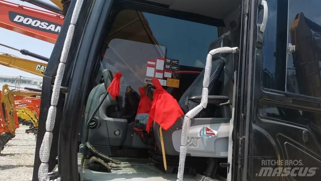 CAT 320 Telakaivukoneet
