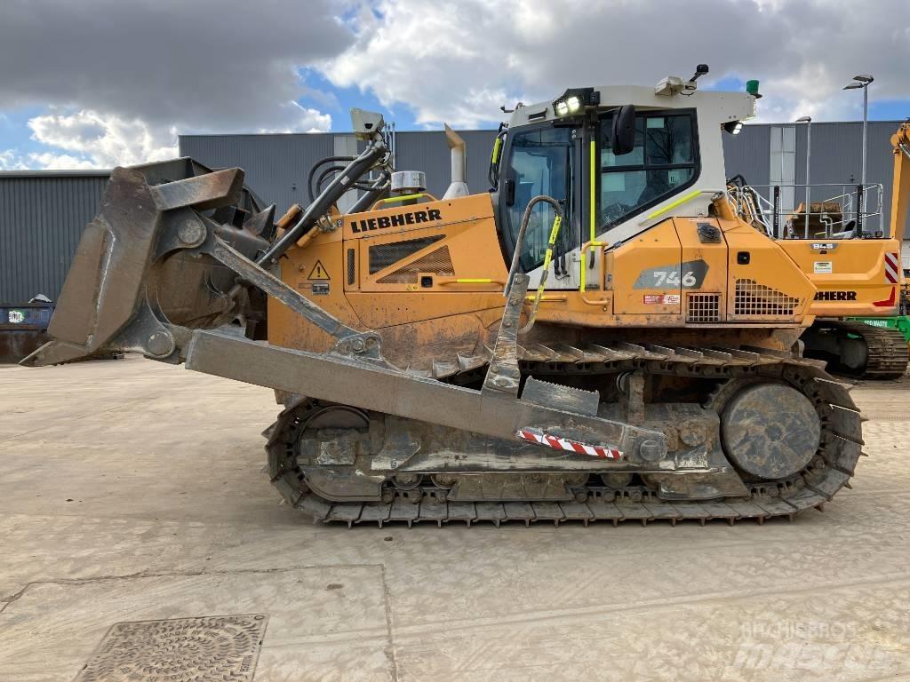 Liebherr PR 746 Telaketjupuskutraktorit