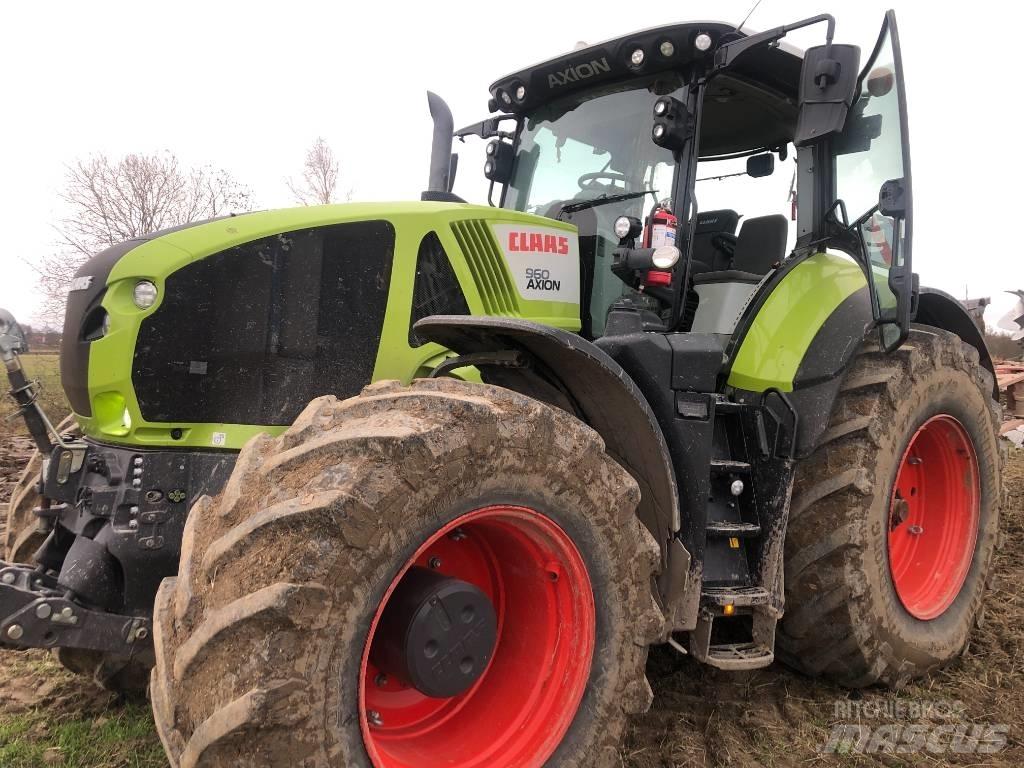 CLAAS 960 Axion Traktorit