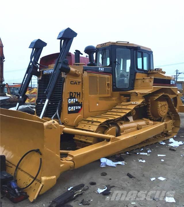 CAT D7H Telaketjupuskutraktorit