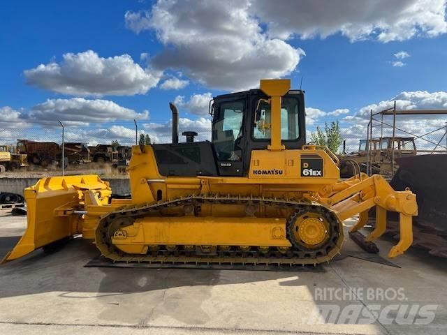 Komatsu D 61 EX-15 Telaketjupuskutraktorit