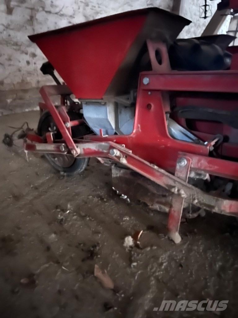 Becker 12 R Tarkkuuskylvökoneet