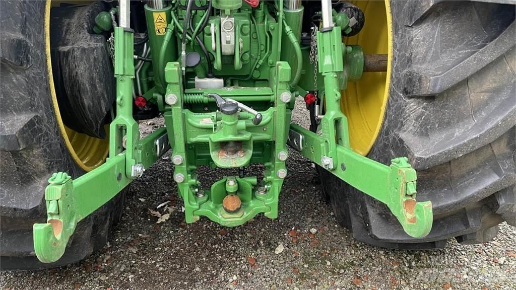 John Deere 6R215 Traktorit