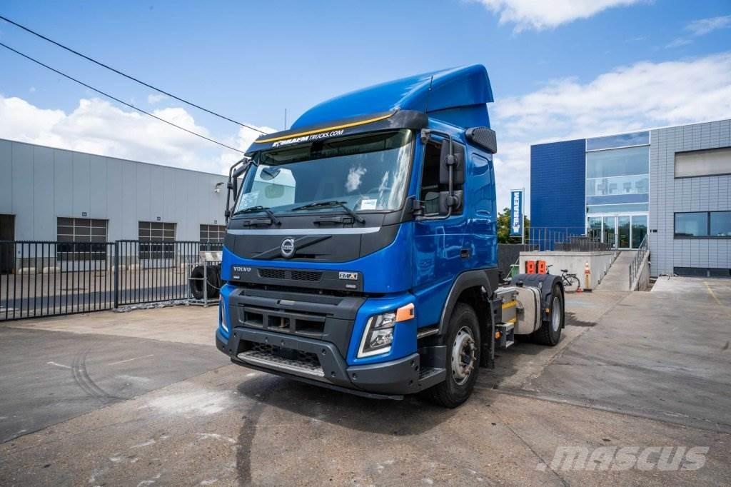 Volvo FMX 420 + HYDR. Vetopöytäautot