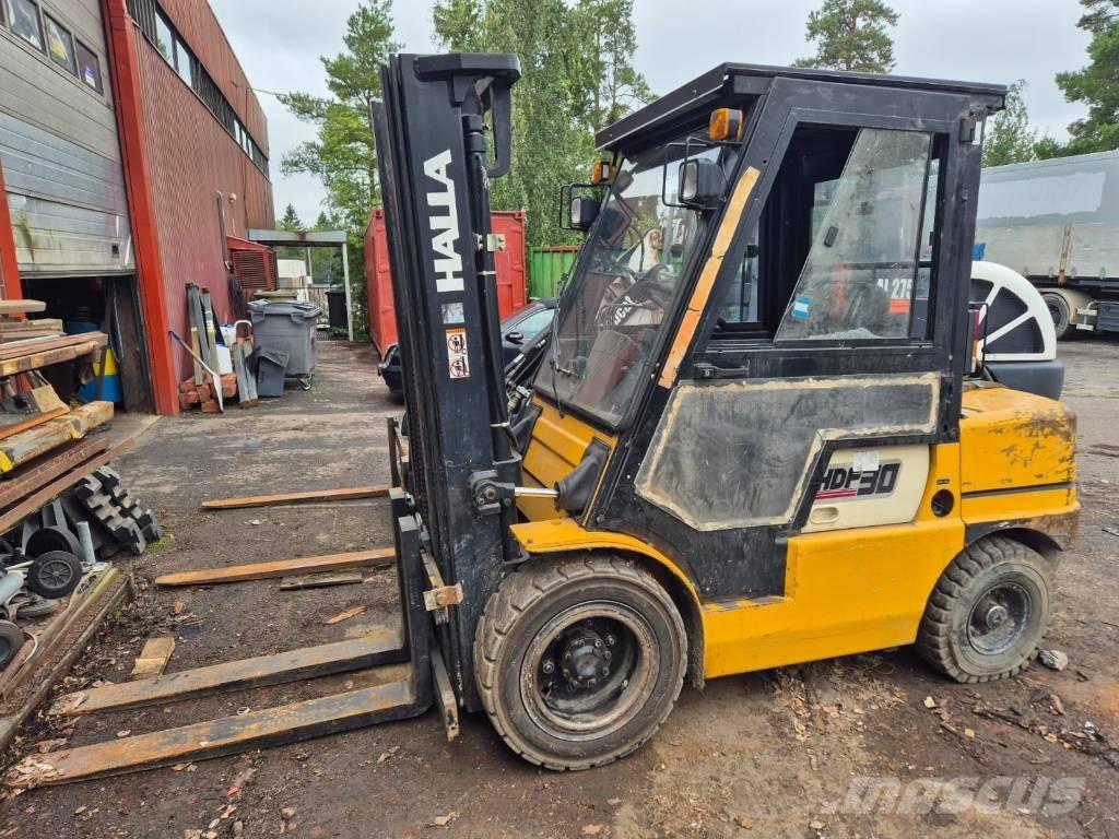 Halla HDF 30 Dieseltrukit