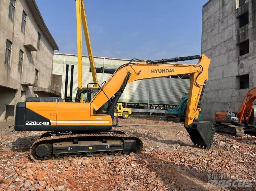 Hyundai R220 Telakaivukoneet