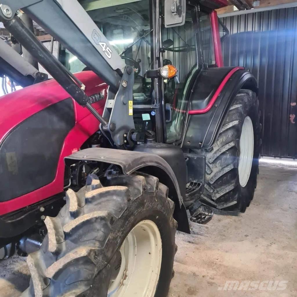 Valtra T 174 Traktorit