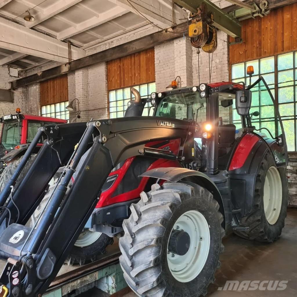 Valtra T 174 Traktorit