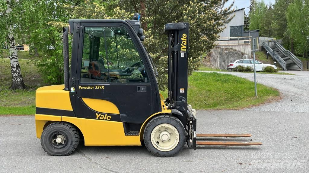 Yale GDP 35 VX Dieseltrukit