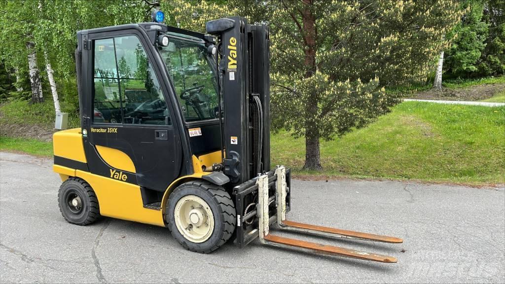 Yale GDP 35 VX Dieseltrukit