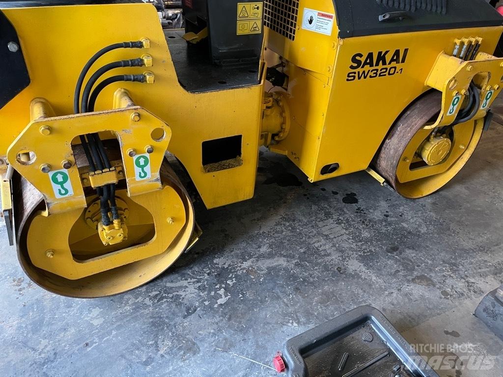 Sakai SW 320-1 Tandemjyrät