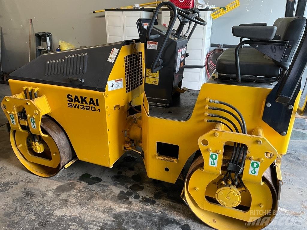 Sakai SW 320-1 Tandemjyrät