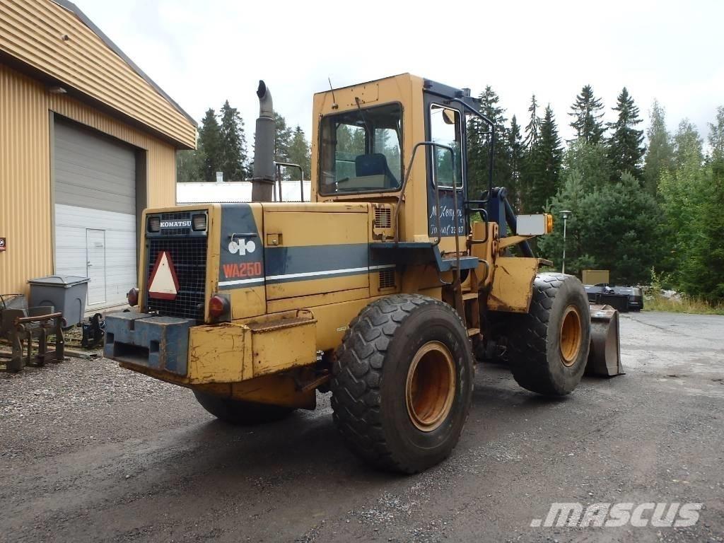 Komatsu WA 250-1 Pyöräkuormaajat