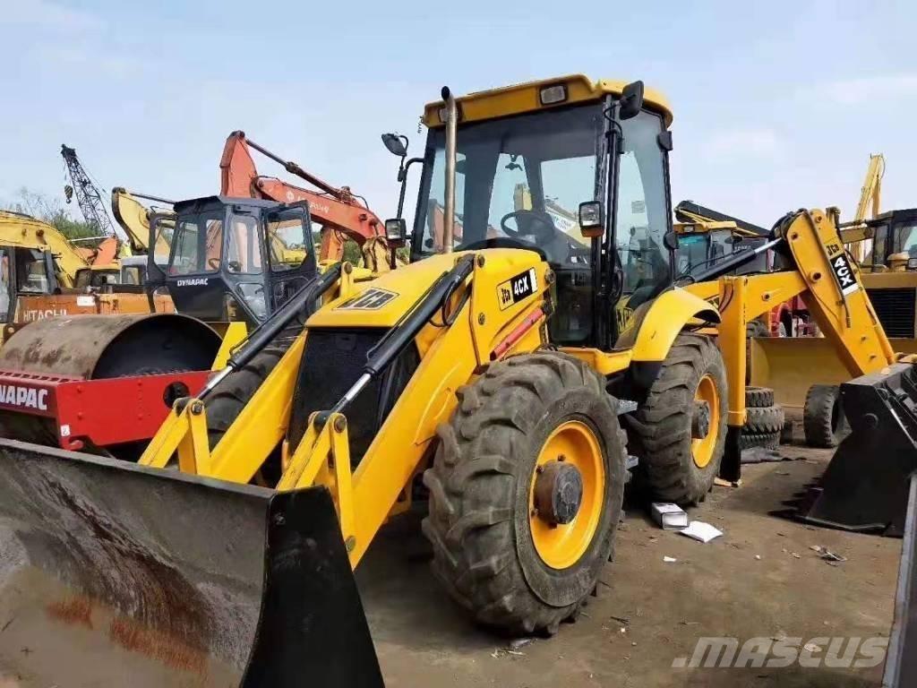 JCB 4CX Kaivurikuormaajat