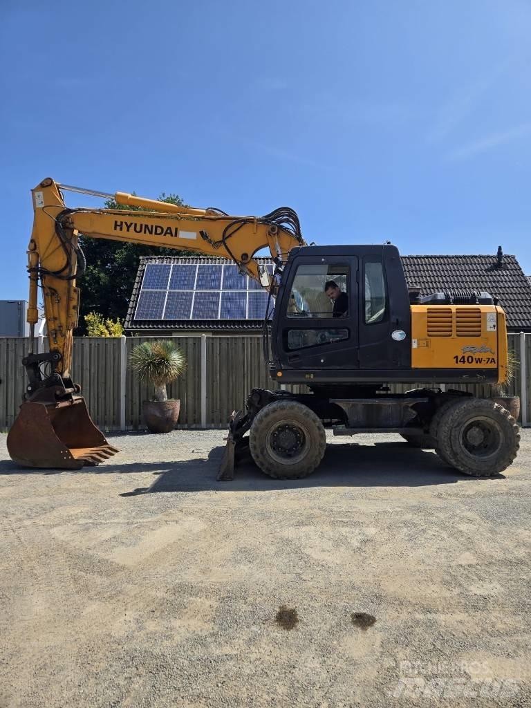 Hyundai Robex 140 W Pyöräkaivukoneet