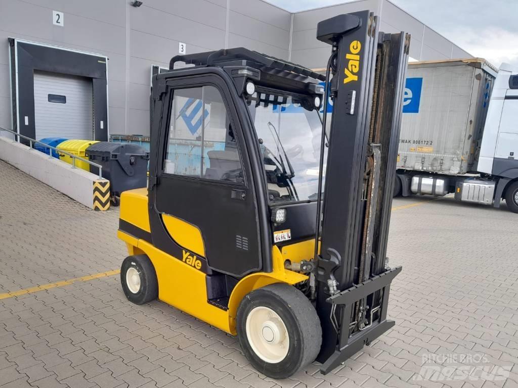 Yale GDP35VX Dieseltrukit