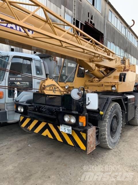 Tadano TR200M-2 RT-nosturit