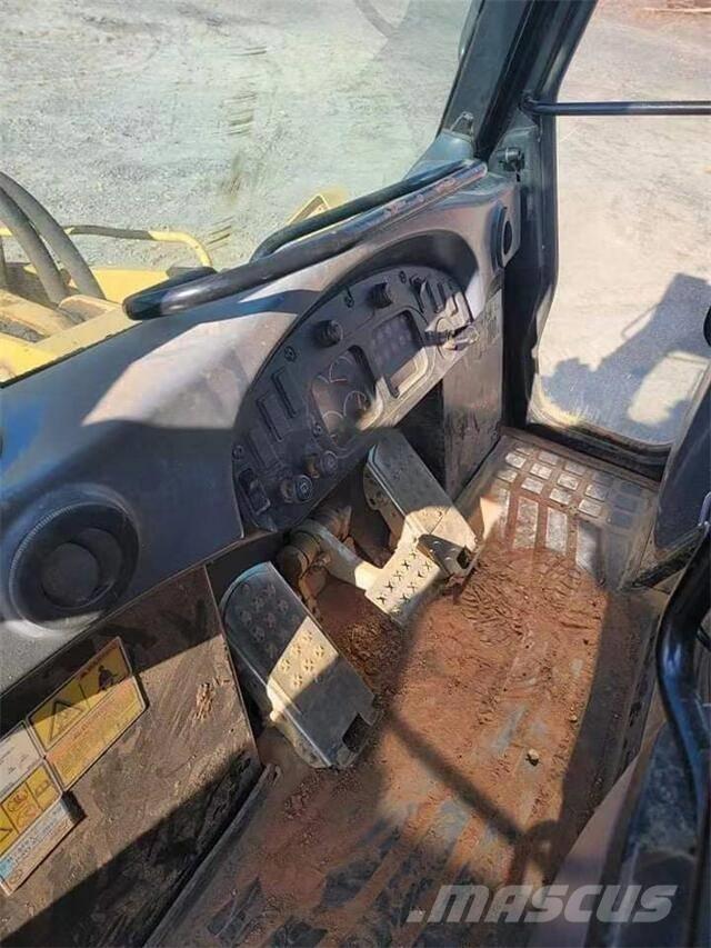 CAT 953C Telakuormaajat