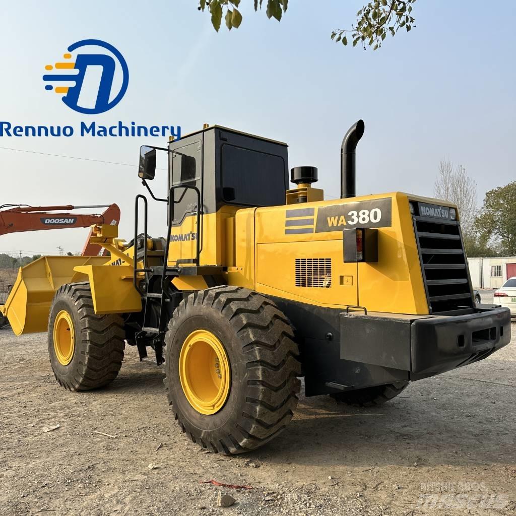 Komatsu WA380 Pyöräkuormaajat